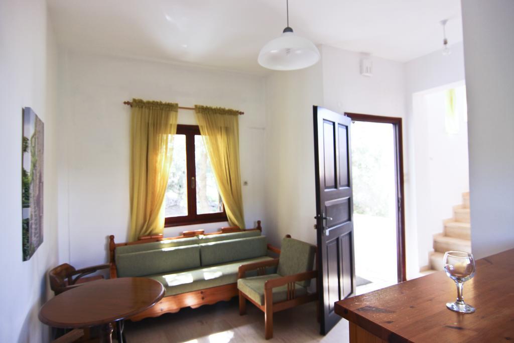Eleonas Apartment ปลาเกียส ภายนอก รูปภาพ